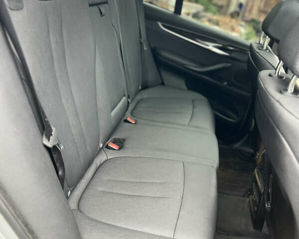 Серый БМВ Х5, объемом двигателя 2 л и пробегом 246 тыс. км за 18850 $, фото 22 на Automoto.ua