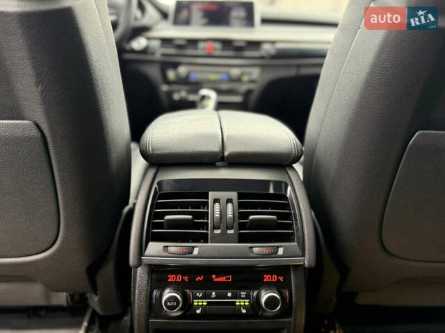 Серый БМВ Х5, объемом двигателя 3 л и пробегом 220 тыс. км за 25300 $, фото 63 на Automoto.ua