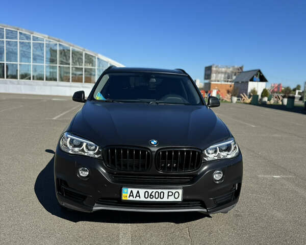 Серый БМВ Х5, объемом двигателя 2 л и пробегом 159 тыс. км за 24900 $, фото 2 на Automoto.ua