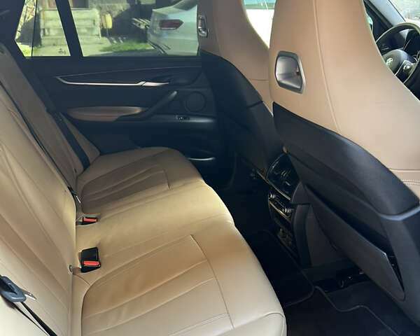 Серый БМВ Х5, объемом двигателя 2.98 л и пробегом 110 тыс. км за 34500 $, фото 9 на Automoto.ua