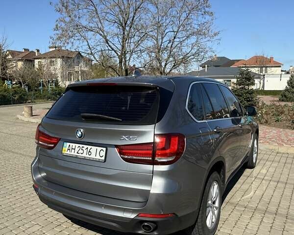 Серый БМВ Х5, объемом двигателя 2 л и пробегом 165 тыс. км за 27500 $, фото 9 на Automoto.ua