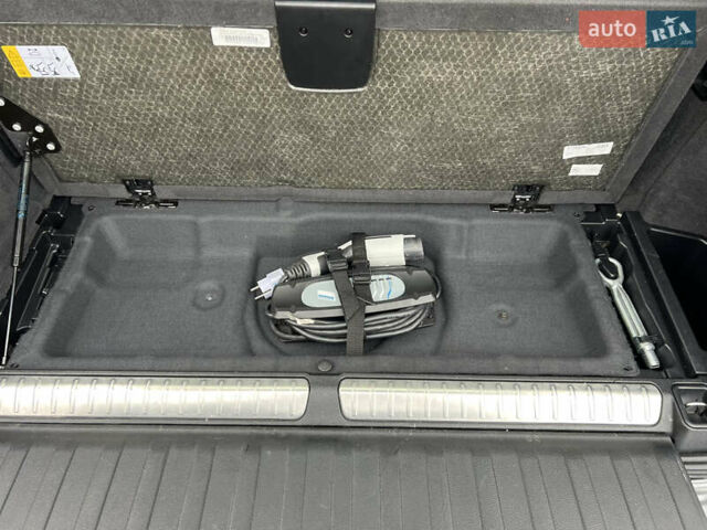 Серый БМВ Х5, объемом двигателя 2 л и пробегом 246 тыс. км за 18850 $, фото 20 на Automoto.ua