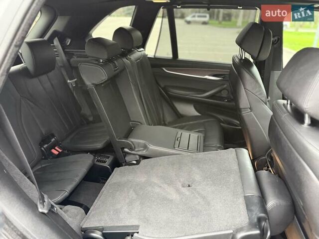Сірий БМВ Х5, об'ємом двигуна 2.98 л та пробігом 140 тис. км за 27500 $, фото 28 на Automoto.ua