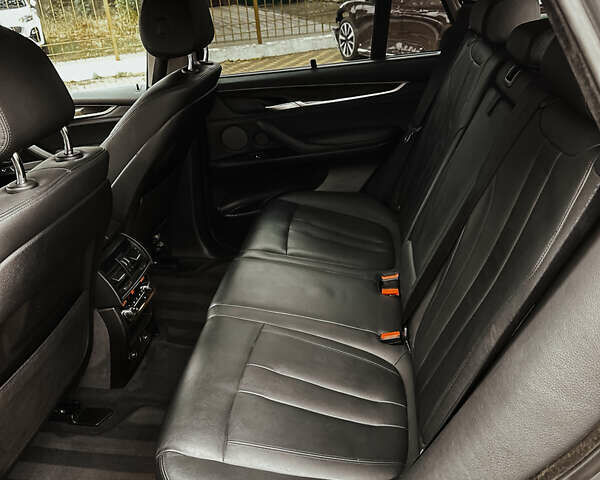 Серый БМВ Х5, объемом двигателя 0 л и пробегом 228 тыс. км за 24900 $, фото 5 на Automoto.ua