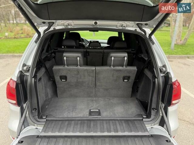 Сірий БМВ Х5, об'ємом двигуна 2.98 л та пробігом 140 тис. км за 27500 $, фото 25 на Automoto.ua