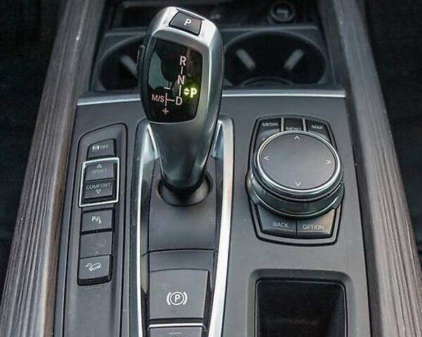 Серый БМВ Х5, объемом двигателя 2 л и пробегом 130 тыс. км за 24500 $, фото 15 на Automoto.ua