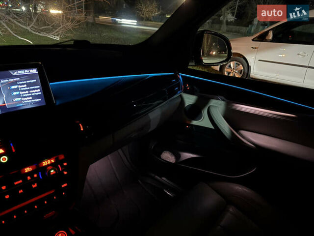 Сірий БМВ Х5, об'ємом двигуна 2.98 л та пробігом 191 тис. км за 26000 $, фото 25 на Automoto.ua