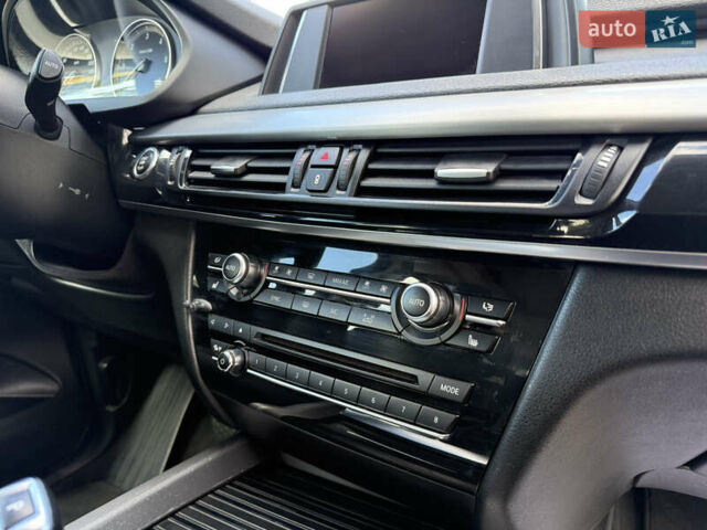 Серый БМВ Х5, объемом двигателя 3 л и пробегом 131 тыс. км за 27850 $, фото 29 на Automoto.ua