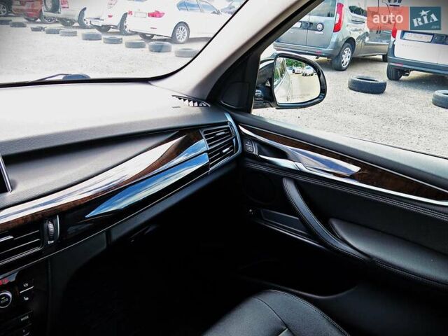 Сірий БМВ Х5, об'ємом двигуна 2 л та пробігом 160 тис. км за 27800 $, фото 17 на Automoto.ua