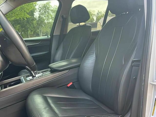 Серый БМВ Х5, объемом двигателя 3 л и пробегом 75 тыс. км за 21500 $, фото 7 на Automoto.ua