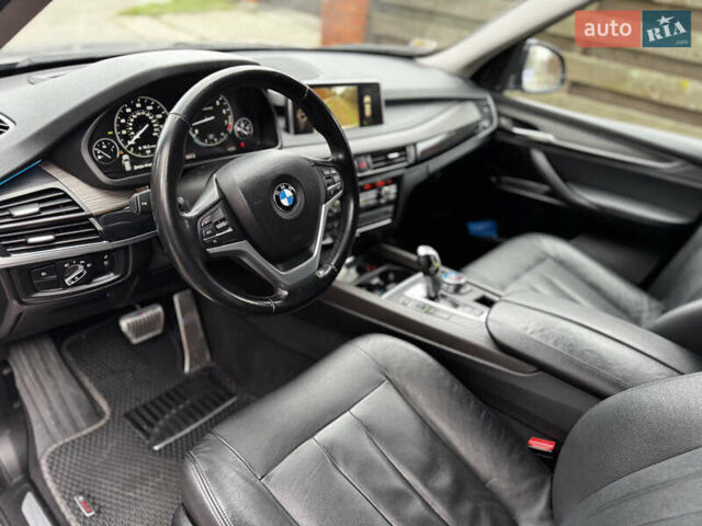 Серый БМВ Х5, объемом двигателя 3 л и пробегом 127 тыс. км за 19700 $, фото 13 на Automoto.ua