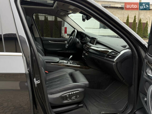 Серый БМВ Х5, объемом двигателя 3 л и пробегом 220 тыс. км за 25300 $, фото 77 на Automoto.ua