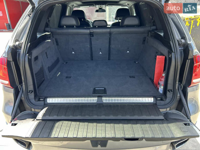 Сірий БМВ Х5, об'ємом двигуна 2 л та пробігом 136 тис. км за 31000 $, фото 17 на Automoto.ua