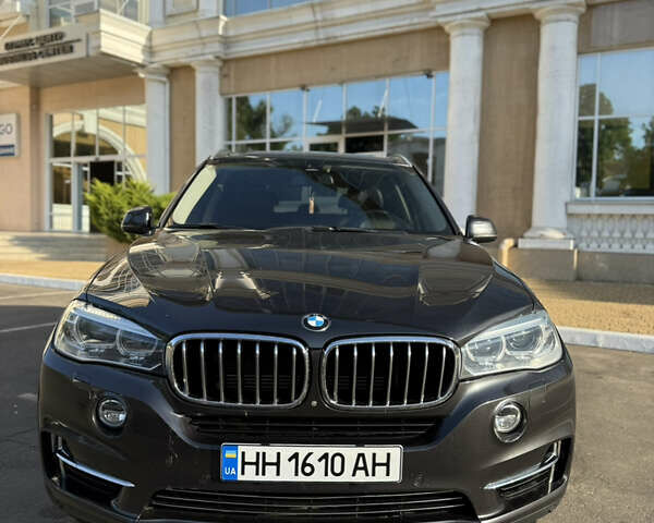 Серый БМВ Х5, объемом двигателя 2 л и пробегом 112 тыс. км за 35000 $, фото 1 на Automoto.ua