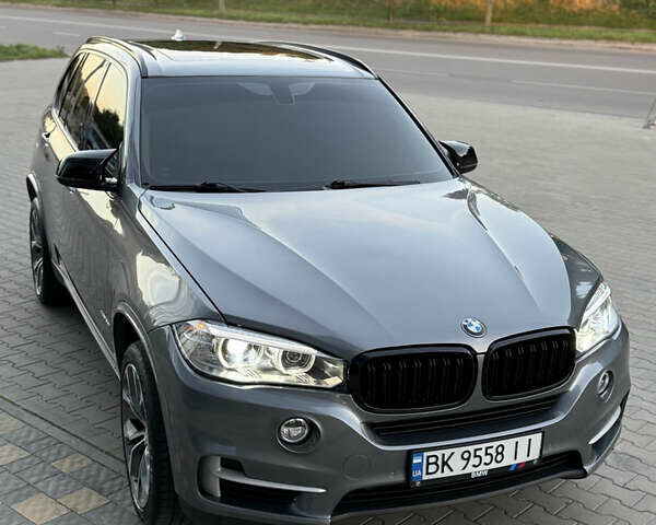 Серый БМВ Х5, объемом двигателя 3 л и пробегом 153 тыс. км за 24800 $, фото 9 на Automoto.ua