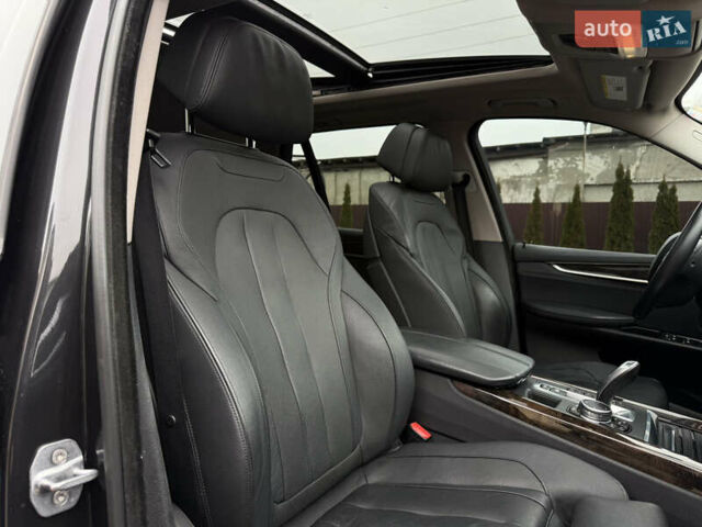 Серый БМВ Х5, объемом двигателя 3 л и пробегом 220 тыс. км за 25300 $, фото 78 на Automoto.ua