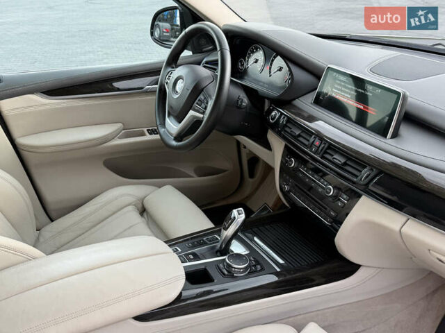 Сірий БМВ Х5, об'ємом двигуна 2 л та пробігом 124 тис. км за 32500 $, фото 29 на Automoto.ua