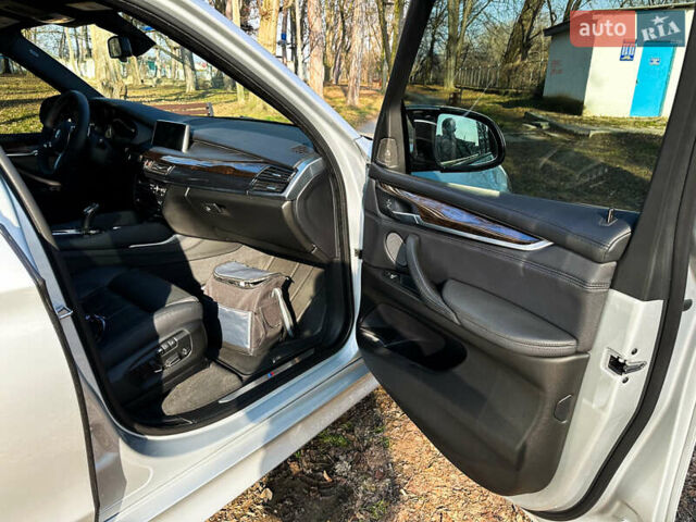 Сірий БМВ Х5, об'ємом двигуна 4.39 л та пробігом 80 тис. км за 33333 $, фото 49 на Automoto.ua
