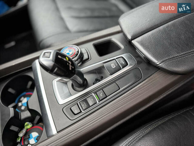 Серый БМВ Х5, объемом двигателя 3 л и пробегом 127 тыс. км за 19700 $, фото 15 на Automoto.ua