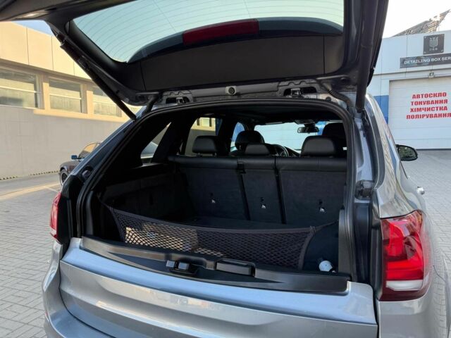 Серый БМВ Х5, объемом двигателя 2 л и пробегом 137 тыс. км за 36990 $, фото 42 на Automoto.ua