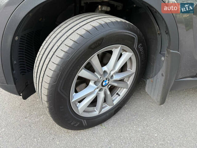 Серый БМВ Х5, объемом двигателя 2 л и пробегом 84 тыс. км за 32000 $, фото 4 на Automoto.ua
