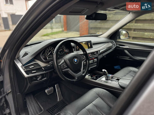 Серый БМВ Х5, объемом двигателя 3 л и пробегом 127 тыс. км за 19700 $, фото 12 на Automoto.ua