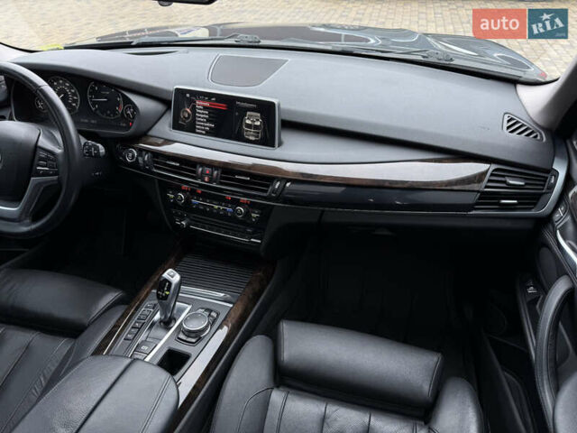 Серый БМВ Х5, объемом двигателя 3 л и пробегом 220 тыс. км за 25300 $, фото 75 на Automoto.ua