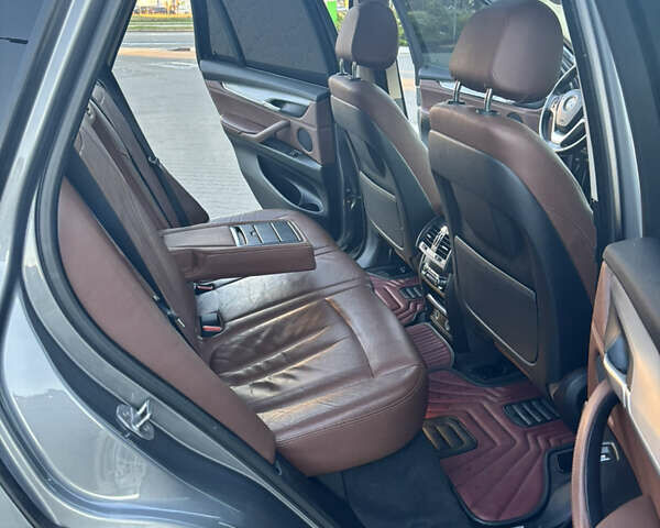 Серый БМВ Х5, объемом двигателя 2 л и пробегом 112 тыс. км за 25200 $, фото 22 на Automoto.ua