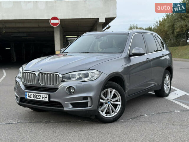Серый БМВ Х5, объемом двигателя 2 л и пробегом 243 тыс. км за 27000 $, фото 4 на Automoto.ua