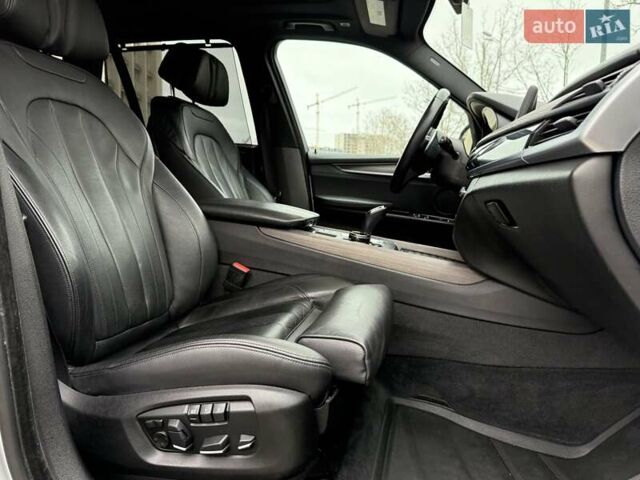 Сірий БМВ Х5, об'ємом двигуна 2.98 л та пробігом 140 тис. км за 27500 $, фото 34 на Automoto.ua