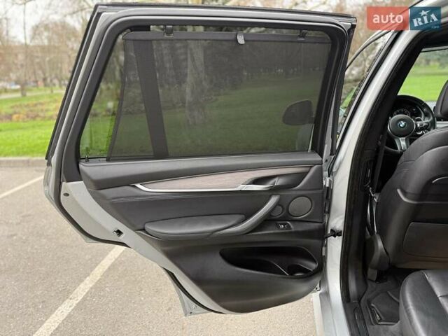 Сірий БМВ Х5, об'ємом двигуна 2.98 л та пробігом 140 тис. км за 27500 $, фото 23 на Automoto.ua