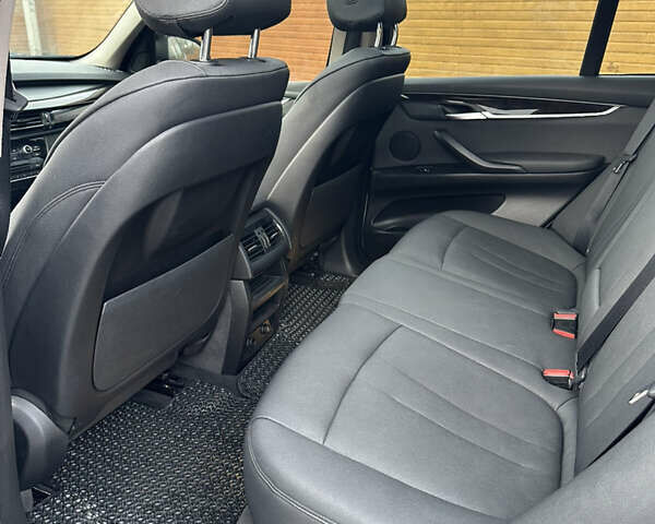 Серый БМВ Х5, объемом двигателя 3 л и пробегом 151 тыс. км за 20500 $, фото 8 на Automoto.ua