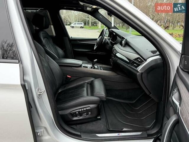 Сірий БМВ Х5, об'ємом двигуна 2.98 л та пробігом 140 тис. км за 27500 $, фото 31 на Automoto.ua