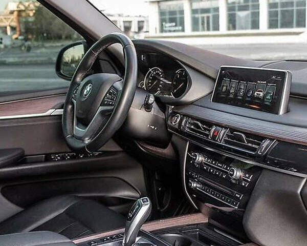 Серый БМВ Х5, объемом двигателя 2 л и пробегом 130 тыс. км за 24500 $, фото 14 на Automoto.ua
