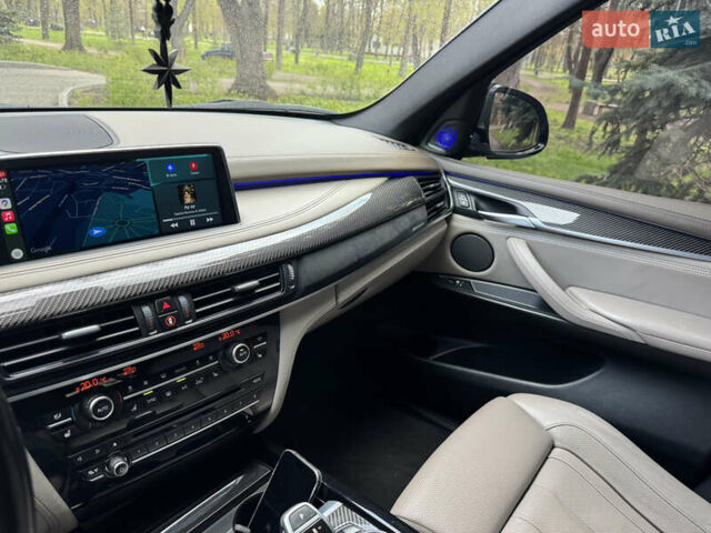 Серый БМВ Х5, объемом двигателя 3 л и пробегом 230 тыс. км за 36000 $, фото 15 на Automoto.ua