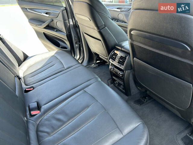 Сірий БМВ Х5, об'ємом двигуна 2 л та пробігом 136 тис. км за 31000 $, фото 30 на Automoto.ua