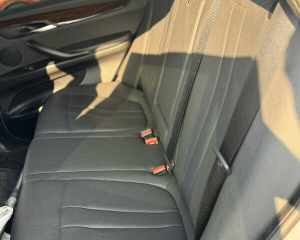 Сірий БМВ Х5, об'ємом двигуна 2 л та пробігом 185 тис. км за 22950 $, фото 7 на Automoto.ua