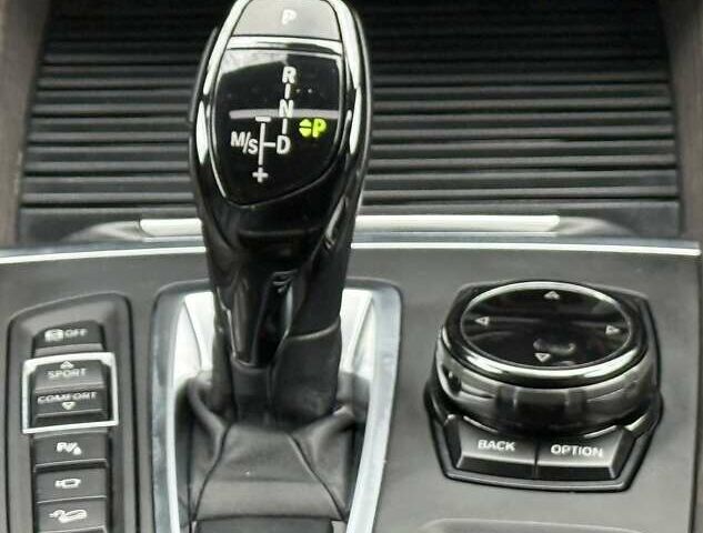 Сірий БМВ Х5, об'ємом двигуна 2.98 л та пробігом 140 тис. км за 27500 $, фото 38 на Automoto.ua