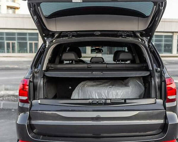 Серый БМВ Х5, объемом двигателя 2 л и пробегом 130 тыс. км за 24500 $, фото 17 на Automoto.ua