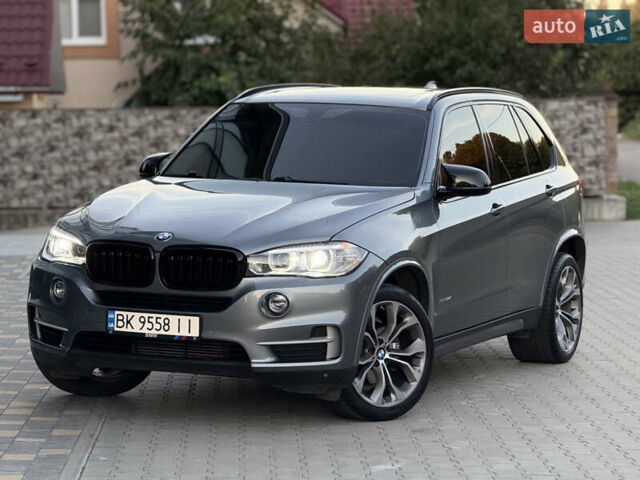 Серый БМВ Х5, объемом двигателя 3 л и пробегом 153 тыс. км за 24800 $, фото 1 на Automoto.ua