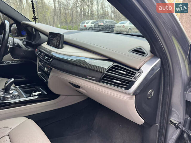 Серый БМВ Х5, объемом двигателя 3 л и пробегом 230 тыс. км за 36000 $, фото 26 на Automoto.ua