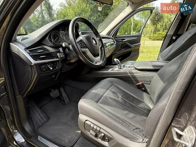 Серый БМВ Х5, объемом двигателя 2 л и пробегом 156 тыс. км за 28082 $, фото 11 на Automoto.ua