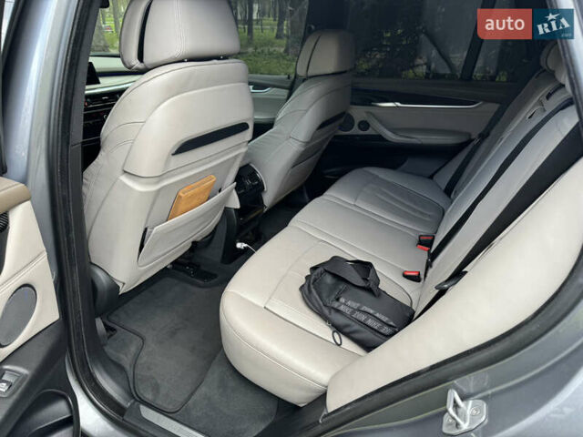 Серый БМВ Х5, объемом двигателя 3 л и пробегом 230 тыс. км за 36000 $, фото 20 на Automoto.ua
