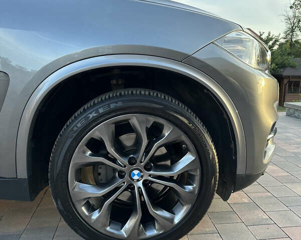 Серый БМВ Х5, объемом двигателя 2.98 л и пробегом 155 тыс. км за 25000 $, фото 13 на Automoto.ua
