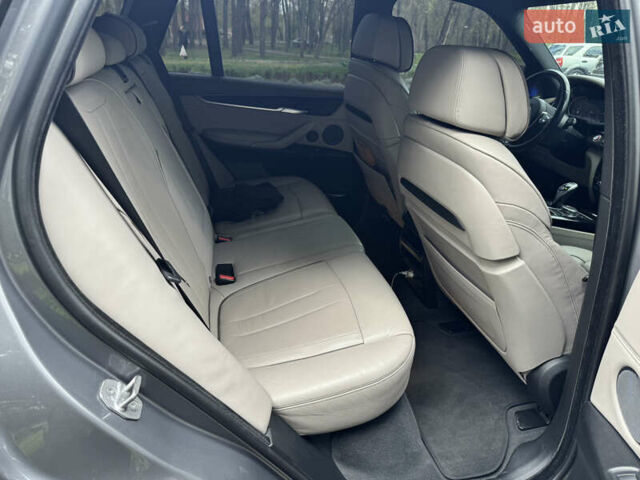 Серый БМВ Х5, объемом двигателя 3 л и пробегом 230 тыс. км за 36000 $, фото 23 на Automoto.ua