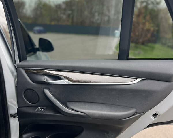 Серый БМВ Х5, объемом двигателя 2 л и пробегом 246 тыс. км за 18850 $, фото 21 на Automoto.ua