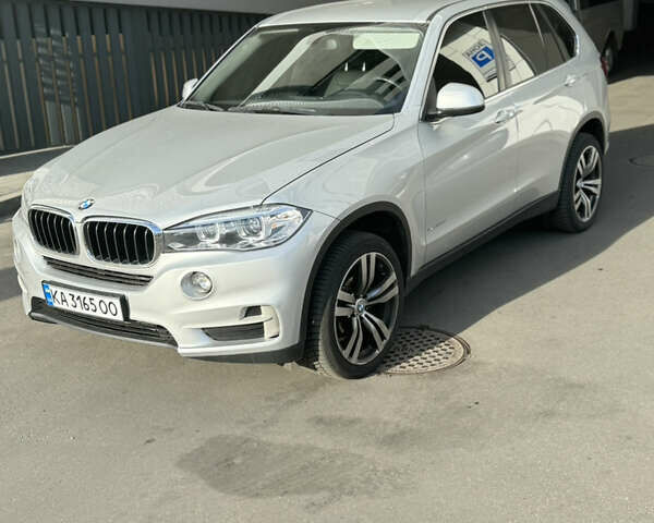 Сірий БМВ Х5, об'ємом двигуна 2 л та пробігом 185 тис. км за 22950 $, фото 2 на Automoto.ua