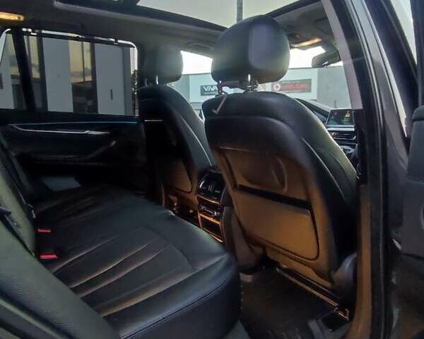 Серый БМВ Х5, объемом двигателя 2.98 л и пробегом 207 тыс. км за 23950 $, фото 13 на Automoto.ua