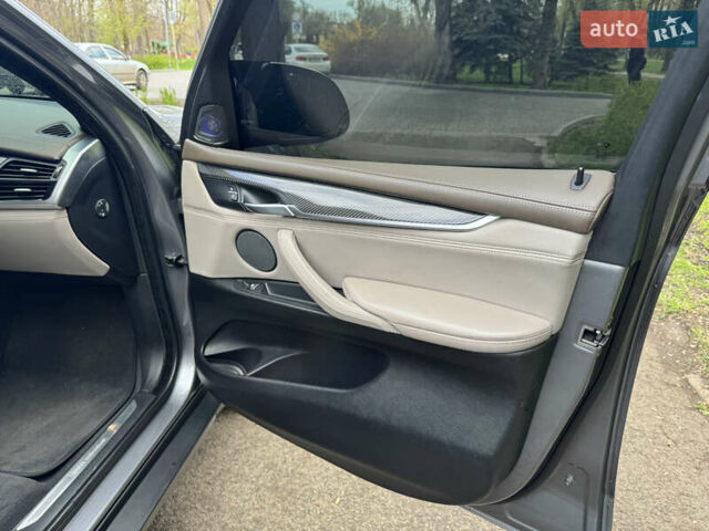 Серый БМВ Х5, объемом двигателя 3 л и пробегом 230 тыс. км за 36000 $, фото 24 на Automoto.ua