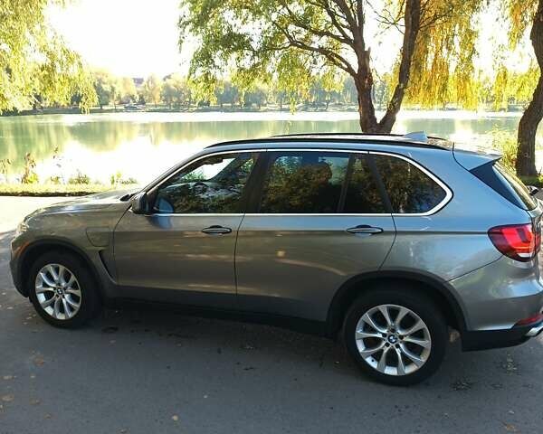 Серый БМВ Х5, объемом двигателя 2 л и пробегом 177 тыс. км за 19900 $, фото 3 на Automoto.ua